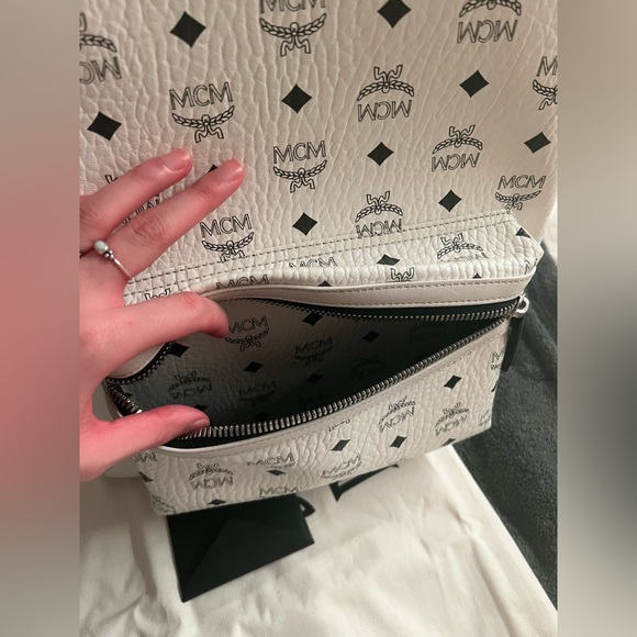 AUNTHENTIC MCM backpack - Picture 7 of 9